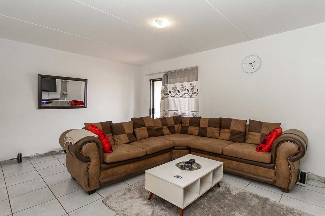 公寓 在 Roodepoort, Gauteng 11883510
