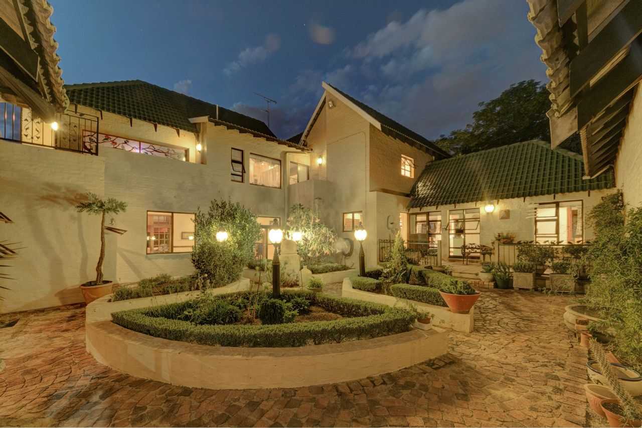 жилой дом в Midrand, Gauteng 11883515