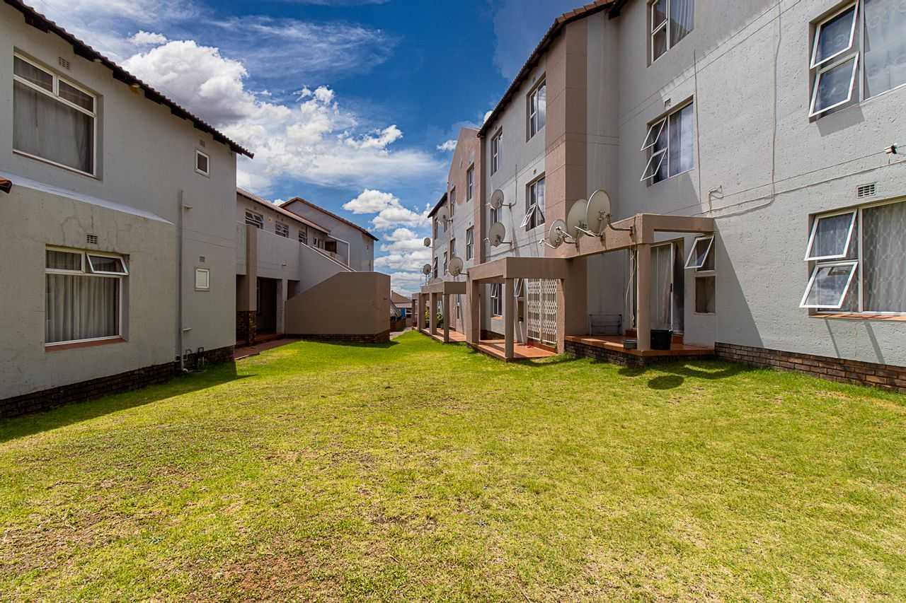 Condominium in Johannesburg South, Gauteng 11883520