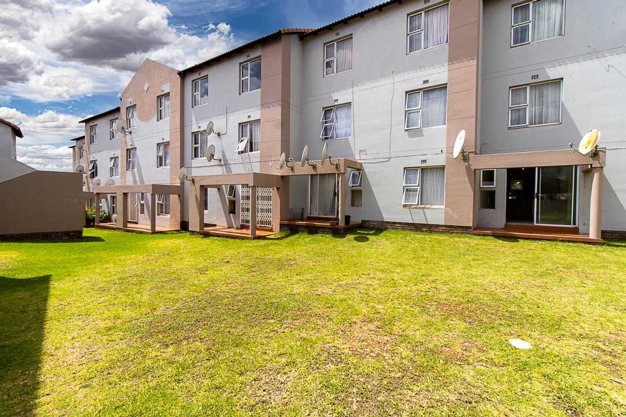 Condominium in Johannesburg South, Gauteng 11883520