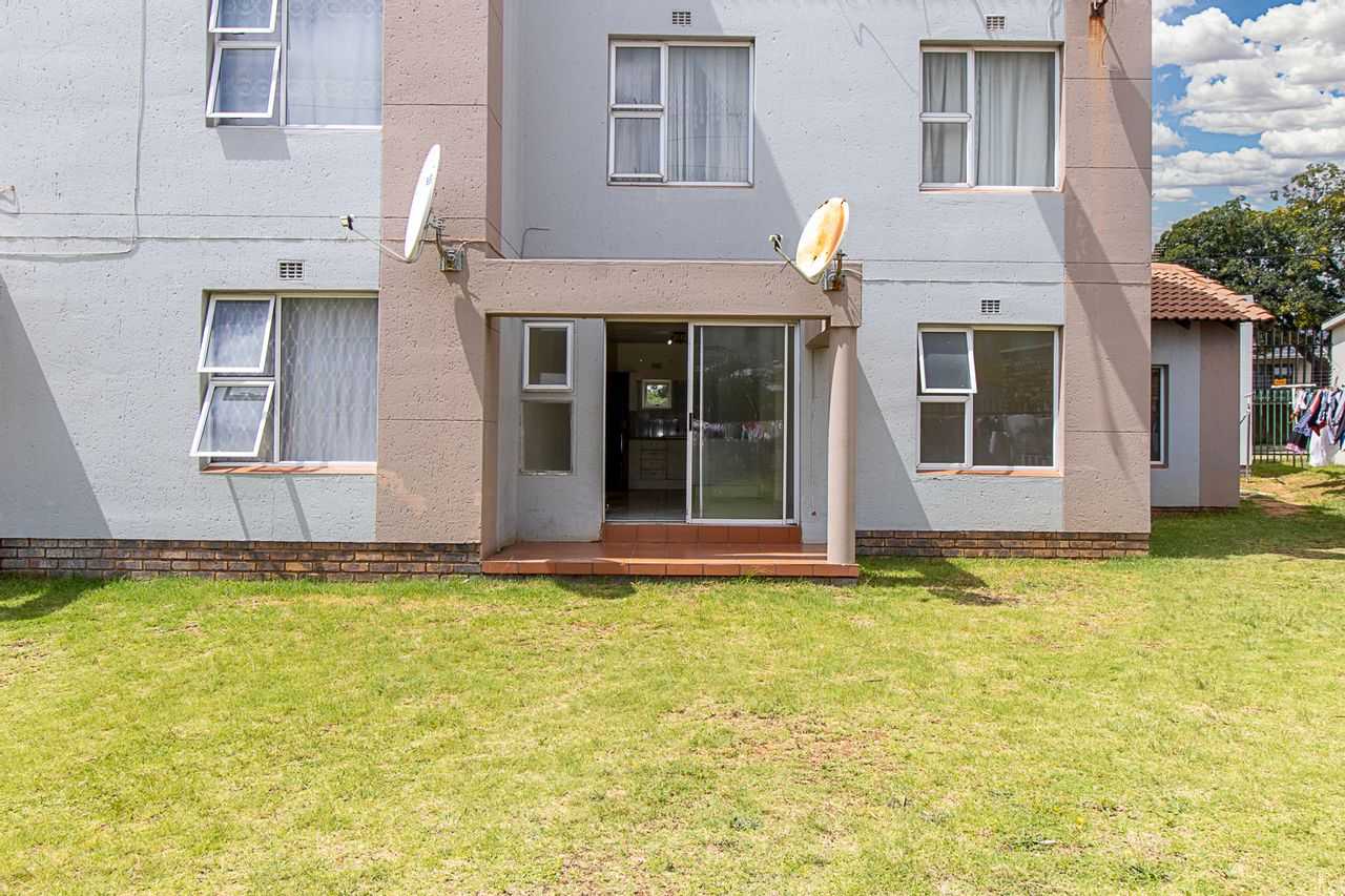 Condominium in Baragwanath, Gauteng 11883520
