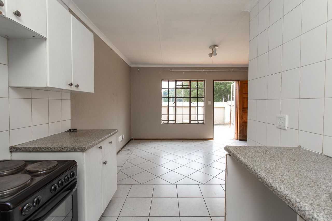 Condominium in Roodepoort, Gauteng 11883533