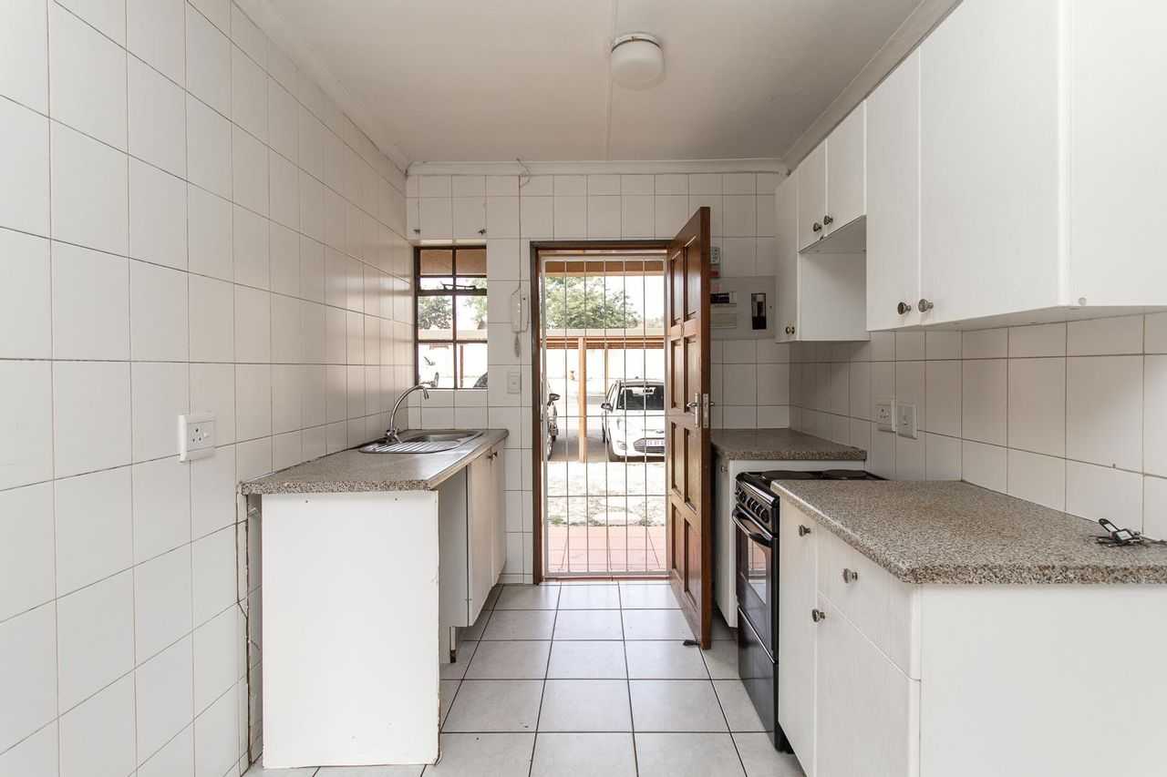 Eigentumswohnung im Roodepoort, Gauteng 11883533