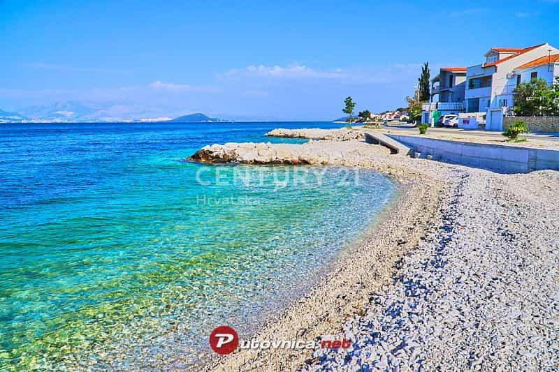Γη σε , Split-Dalmatia County 11883617
