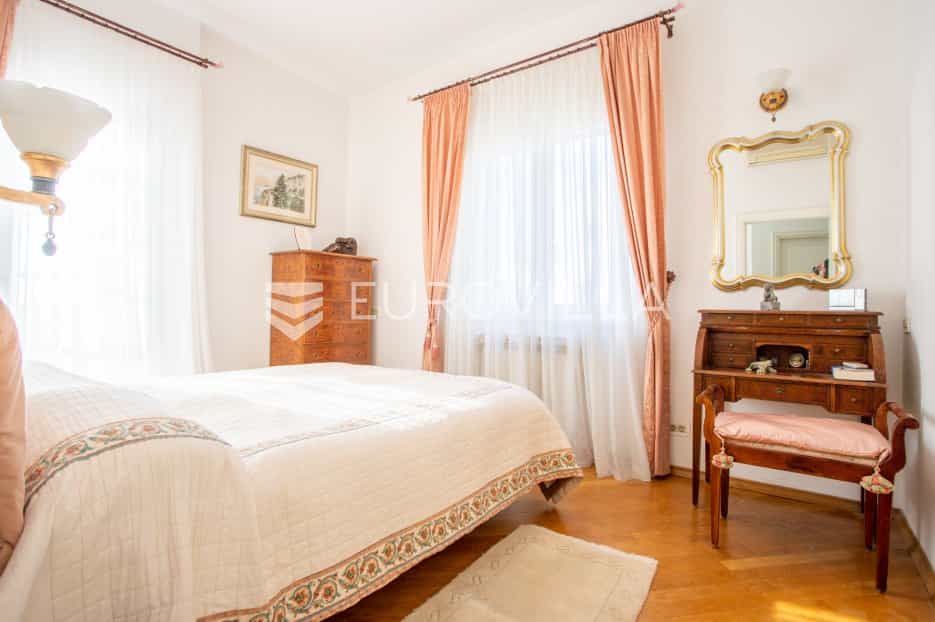 жилой дом в Split, Splitsko-dalmatinska županija 11883756