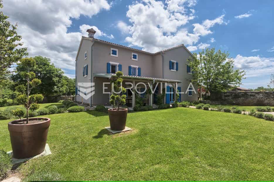 жилой дом в Svetvincenat, Istarska Zupanija 11883842