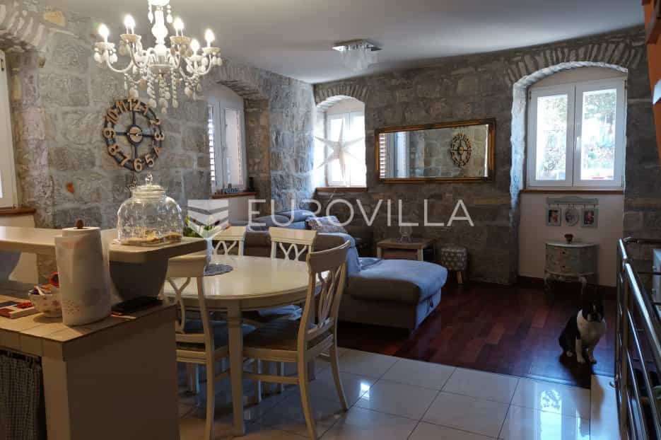 Condominium in Split, Splitsko-Dalmatinska Zupanija 11884009