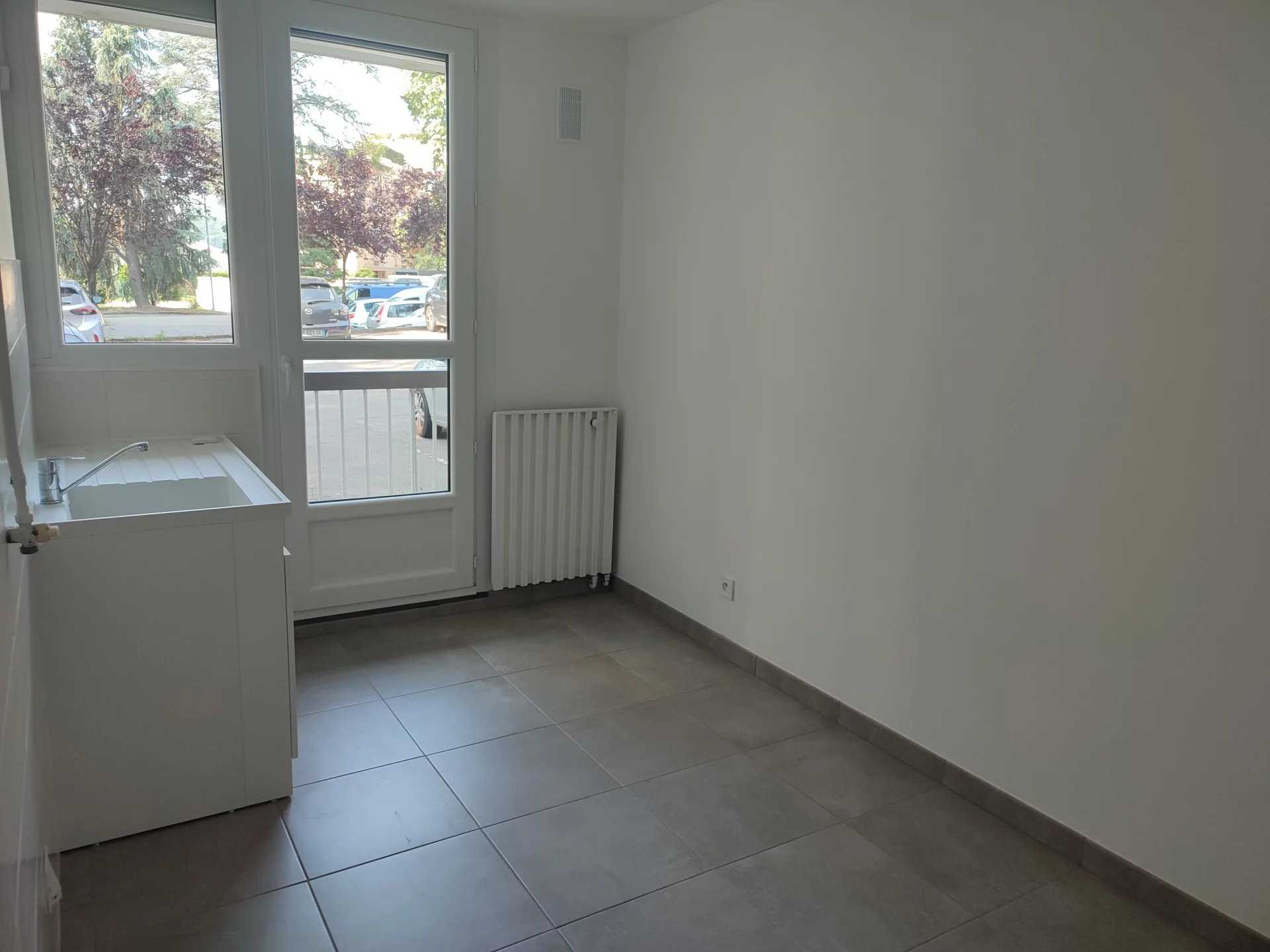 Condominium in Vienne, Isère 11885476