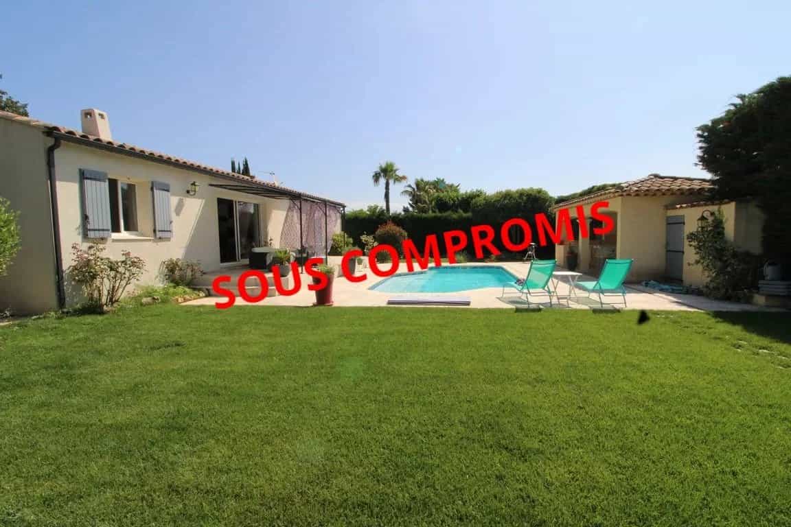 Hus i Forcalqueiret, Provence-Alpes-Cote d'Azur 11885516