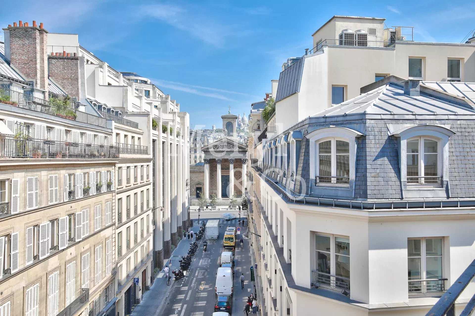 Condominium in Paris, Ile-de-France 11885536
