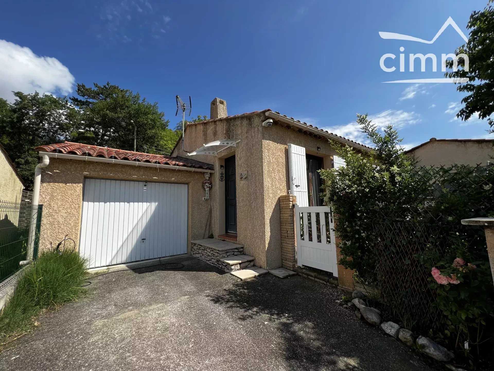House in Peyruis, Provence-Alpes-Cote d'Azur 11885601