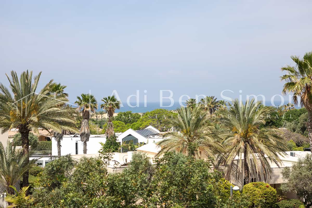House in Caesarea, Haifa District 11885675
