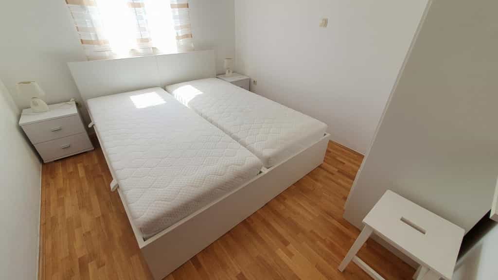 Condominium in Arbanija, Splitsko-Dalmatinska Zupanija 11885711