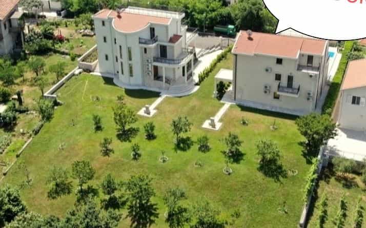 Несколько домов в Herceg Novi, Herceg Novi Municipality 11885951