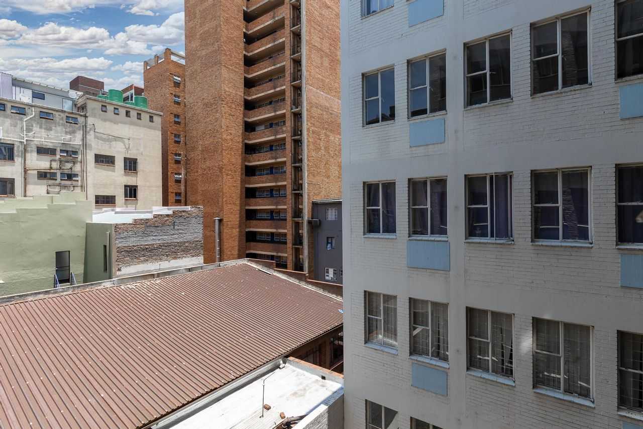 Eigentumswohnung im Johannesburg, Gauteng 11886015