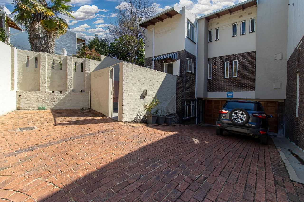 Condominium in Sandton, Gauteng 11886021