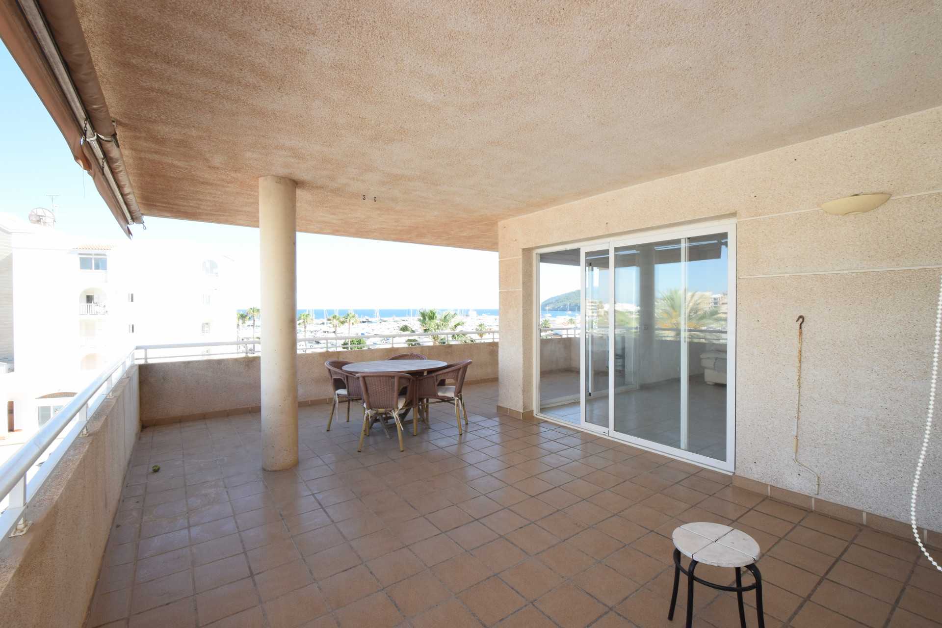 Condominium in Santa Eulària des Riu, Balearic Islands 11886078