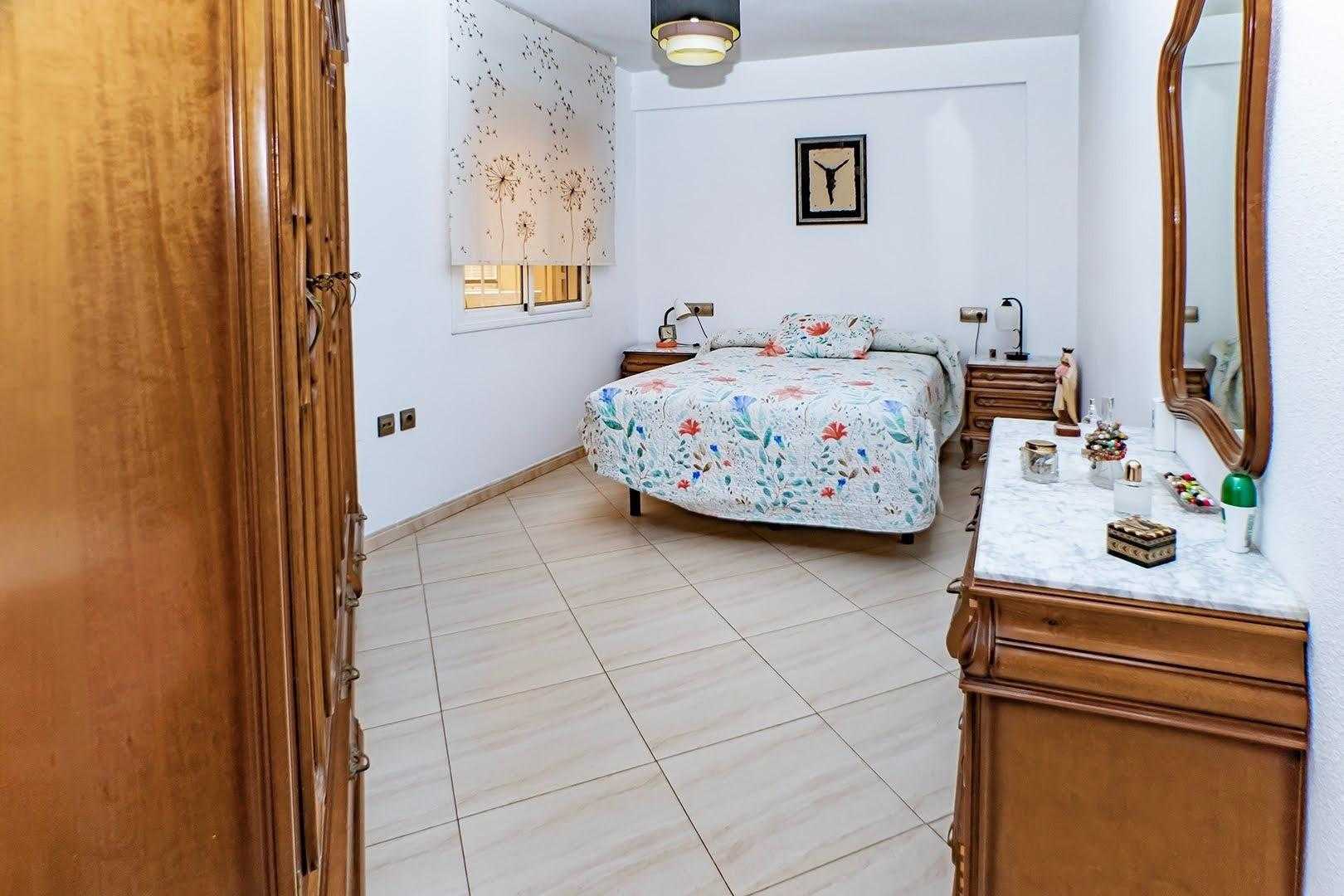 Condominium in Roquetas de Mar, Andalucía 11886116