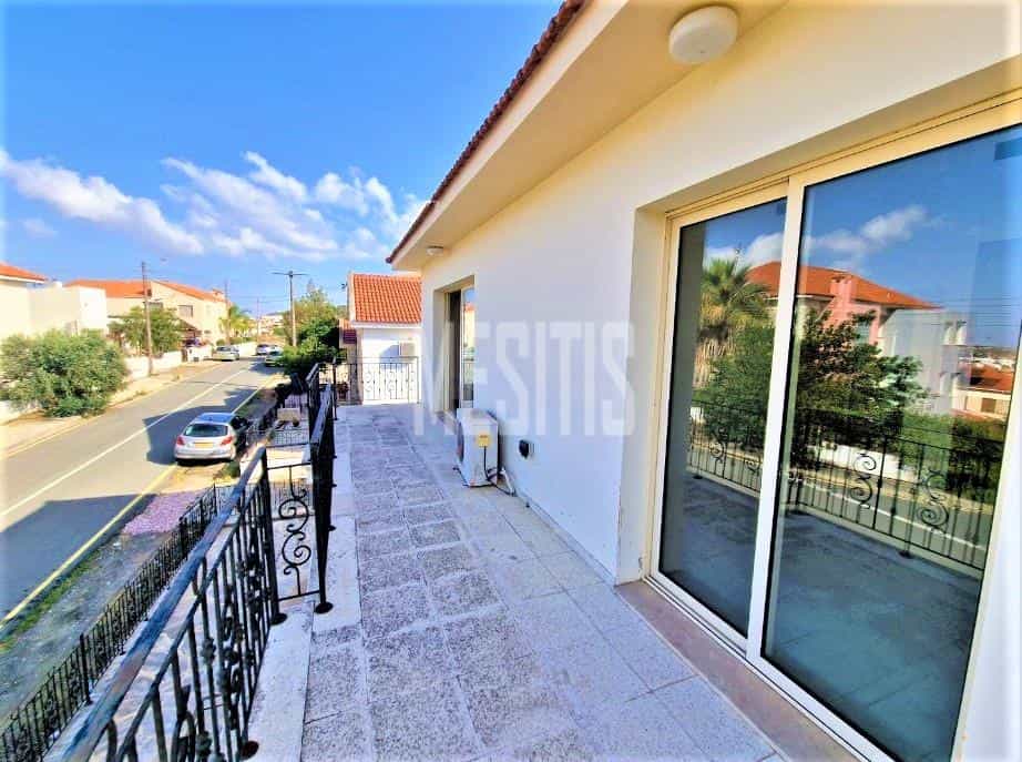公寓 在 Agia Varvara, Nicosia 11886641