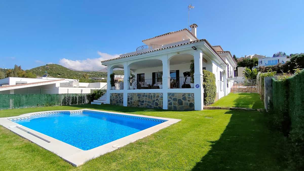 House in Estepona, Andalusia 11887018