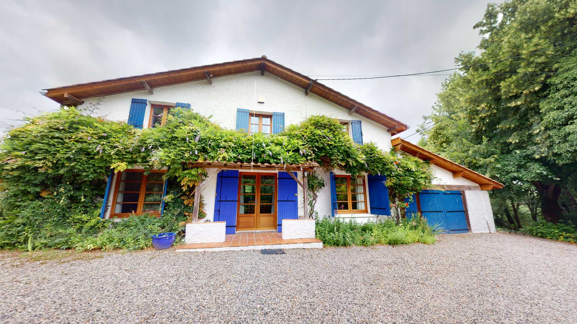 House in Montignac-de-Lauzun, Nouvelle-Aquitaine 11887850