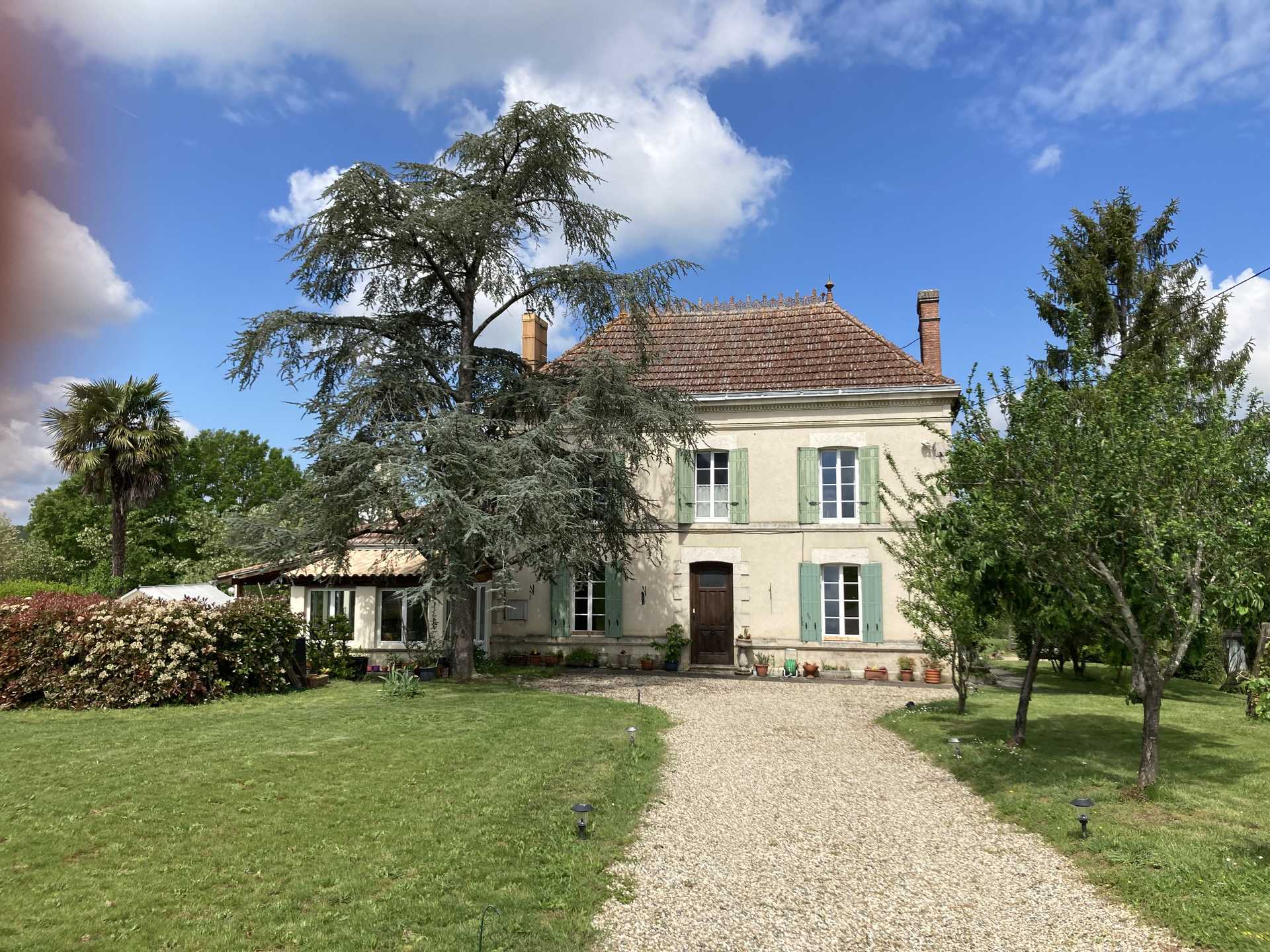 房子 在 Escassefort, Nouvelle-Aquitaine 11887852