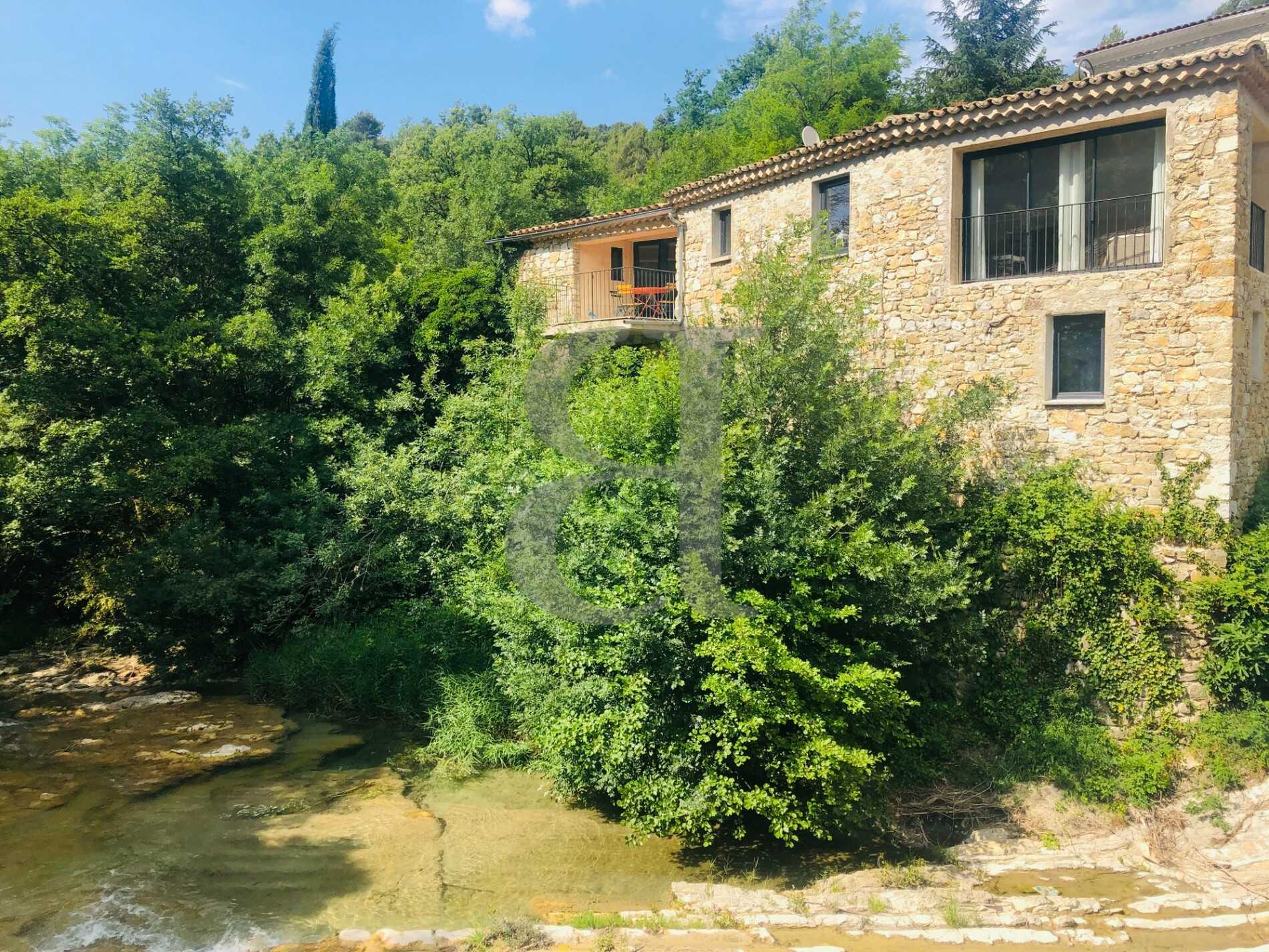 Casa nel Buis-les-Baronnies, Alvernia-Rodano-Alpi 11888000