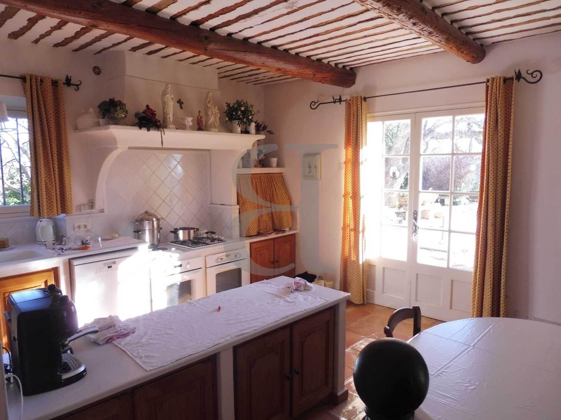 房子 在 Bédoin, Provence-Alpes-Côte d'Azur 11888002