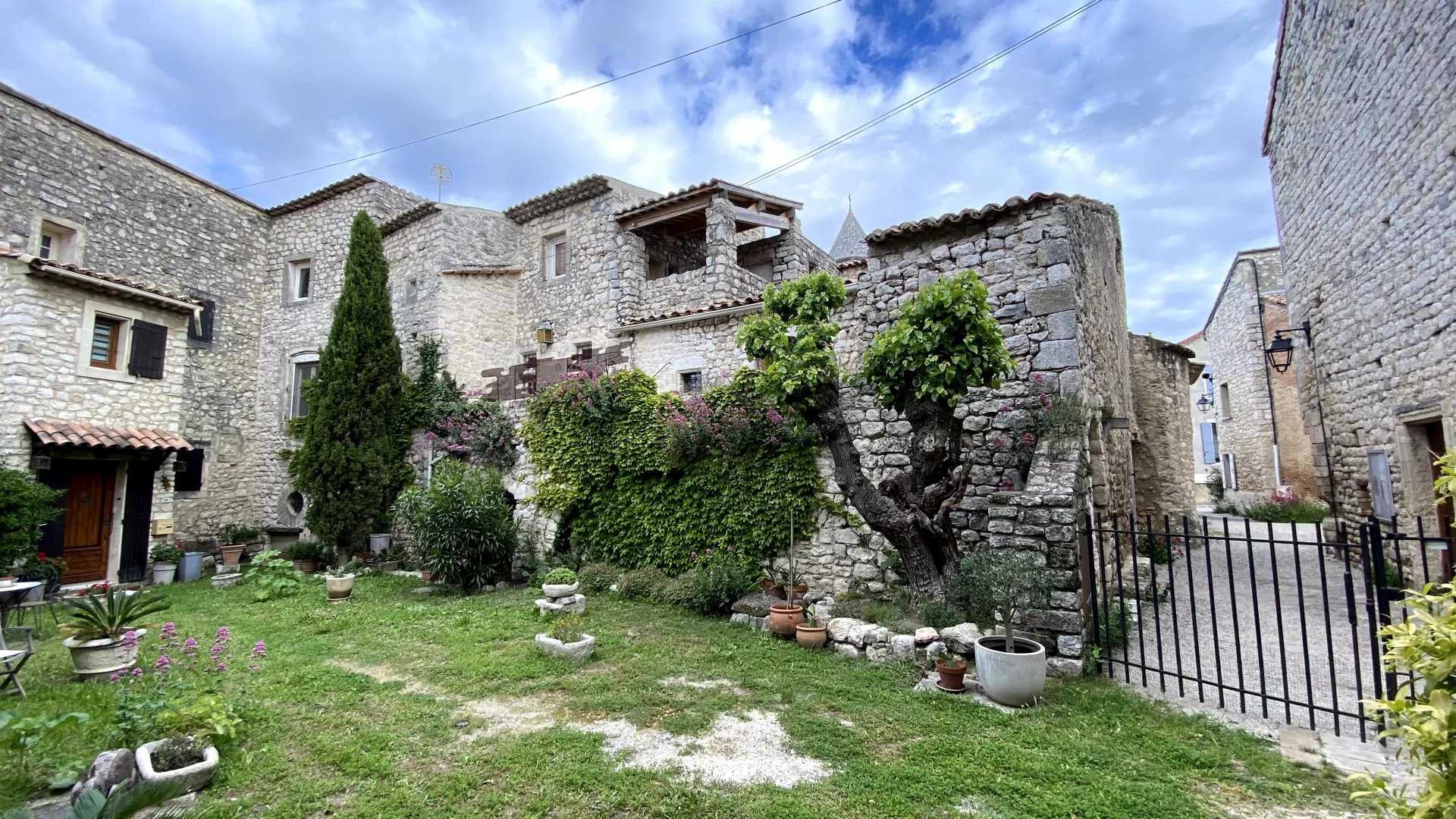 住宅 在 La Garde-Adhémar, Drôme 11888337