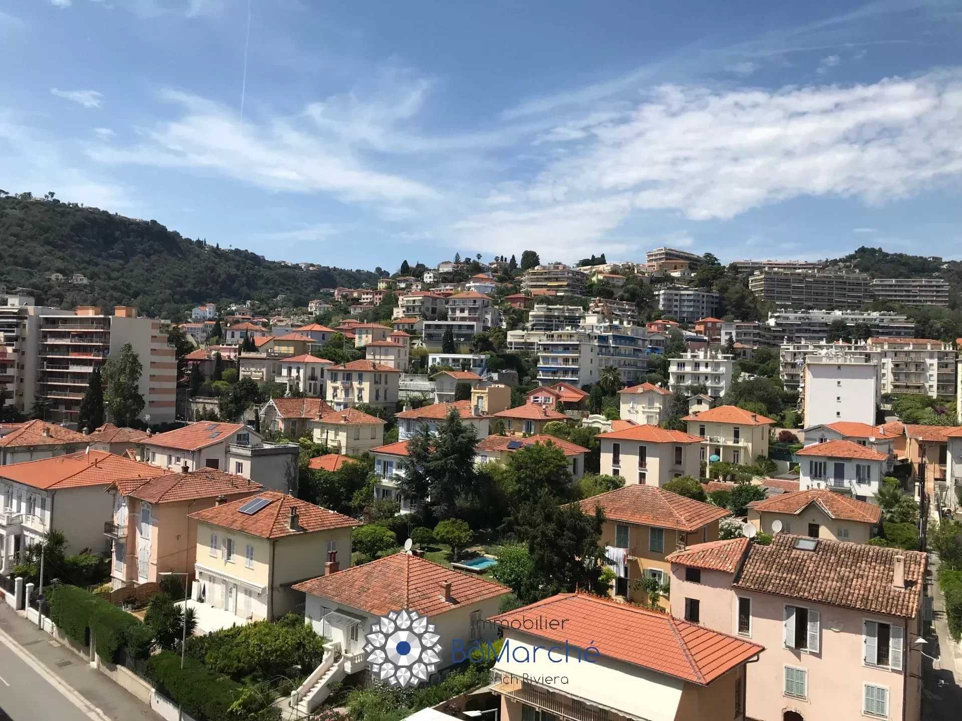 Condominium in Nice, Provence-Alpes-Cote d'Azur 11888342
