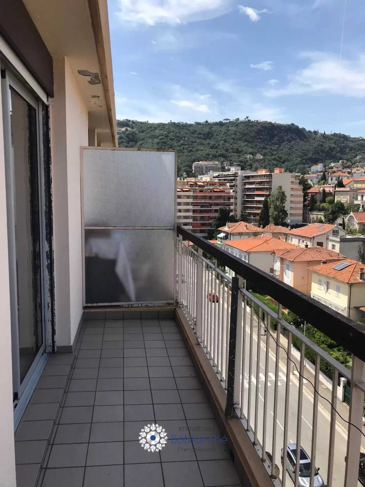 Condominium in Leuk, Provence-Alpes-Côte d'Azur 11888342