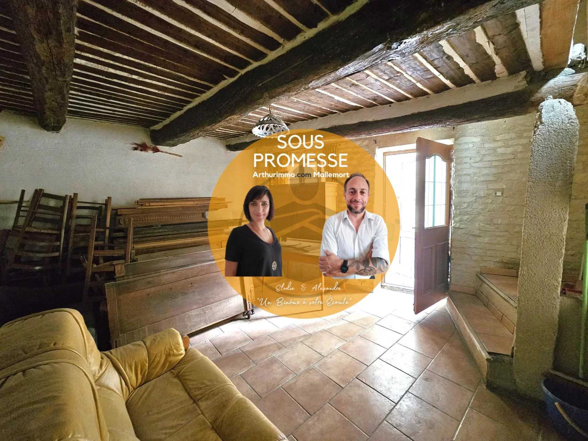 Talo sisään Mallemort, Provence-Alpes-Cote d'Azur 11888361