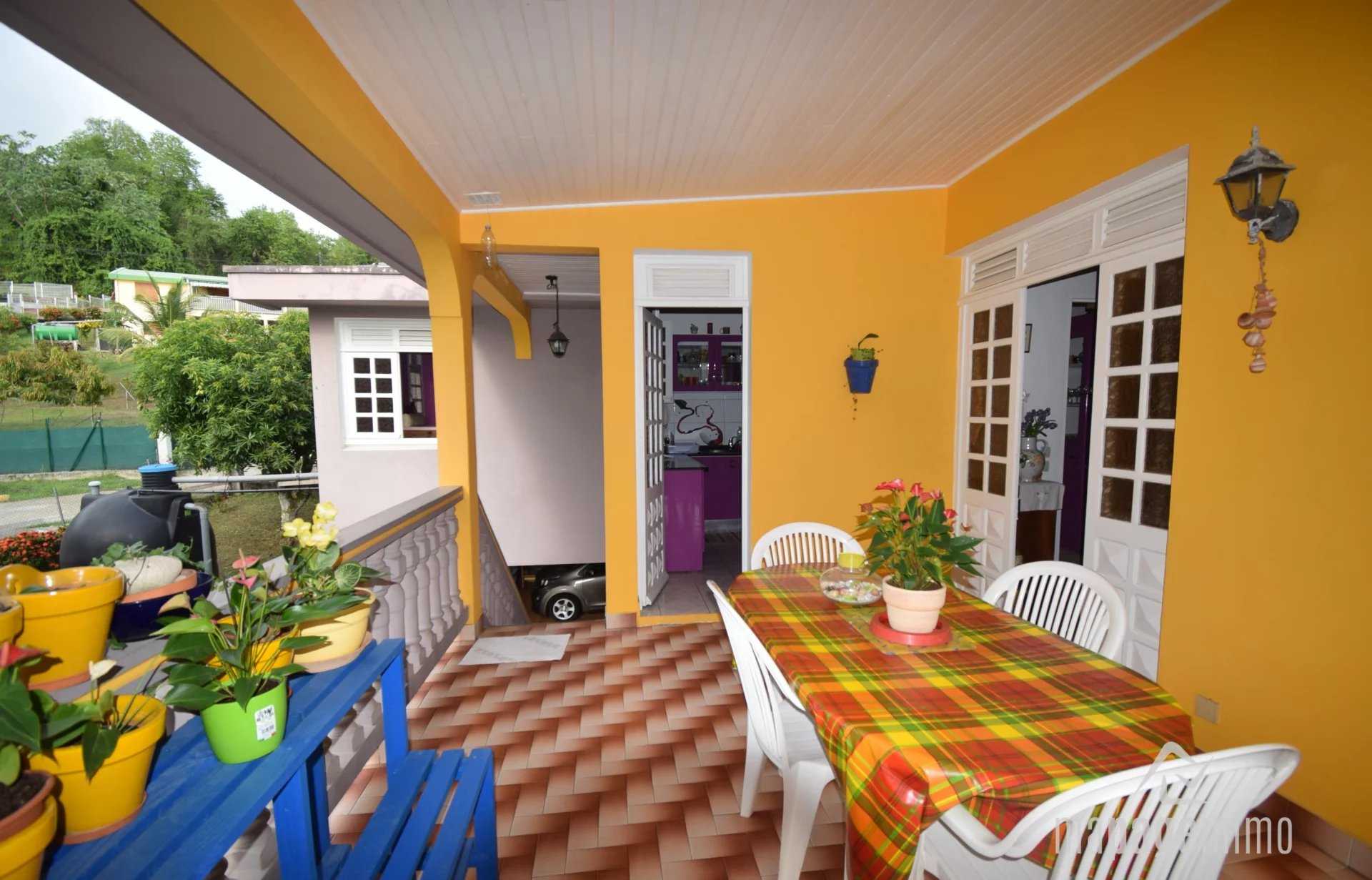 Hus i Ducos, Martinique 11888366