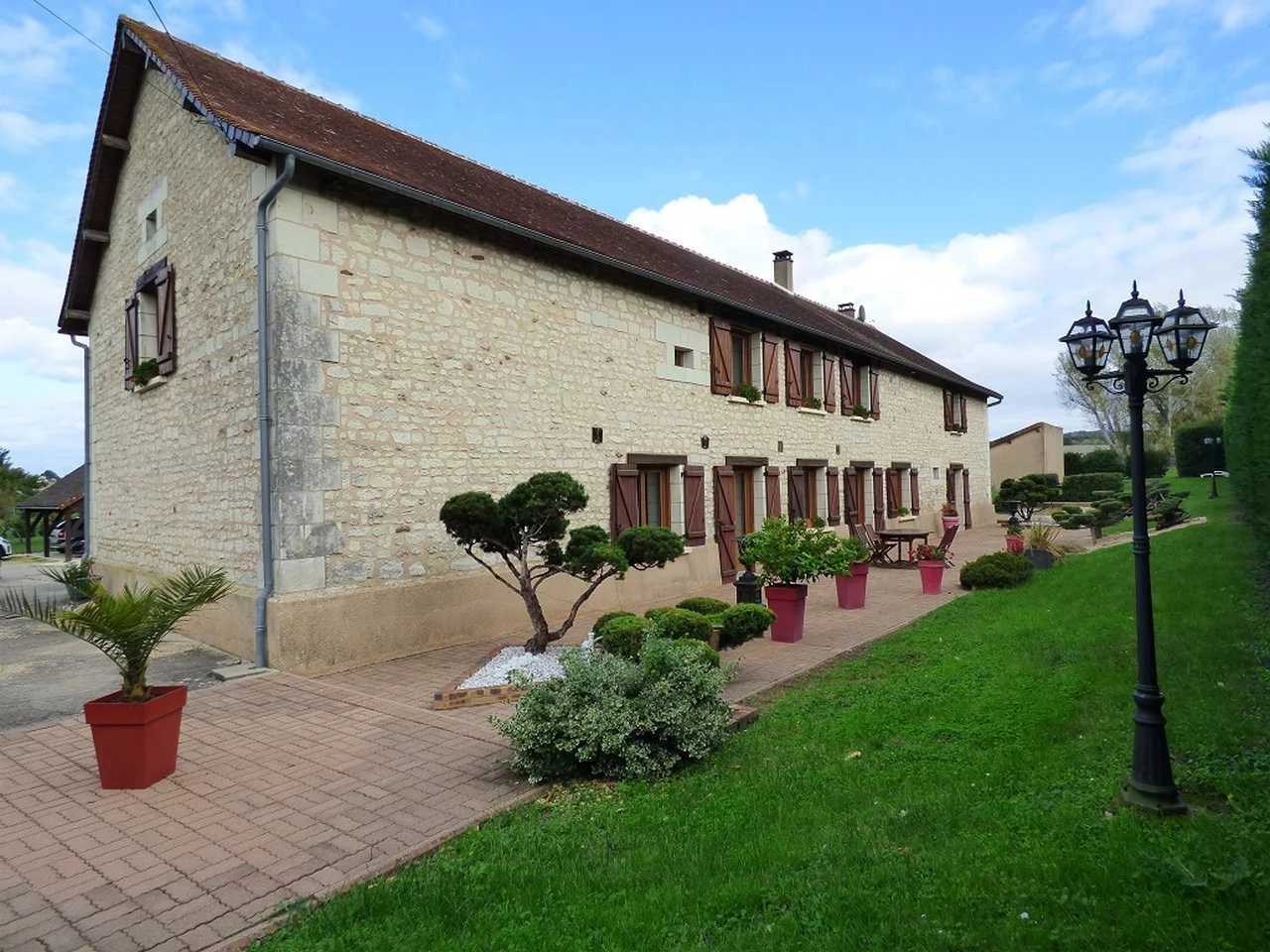 Hus i Chatellerault, Nouvelle-Aquitaine 11888369