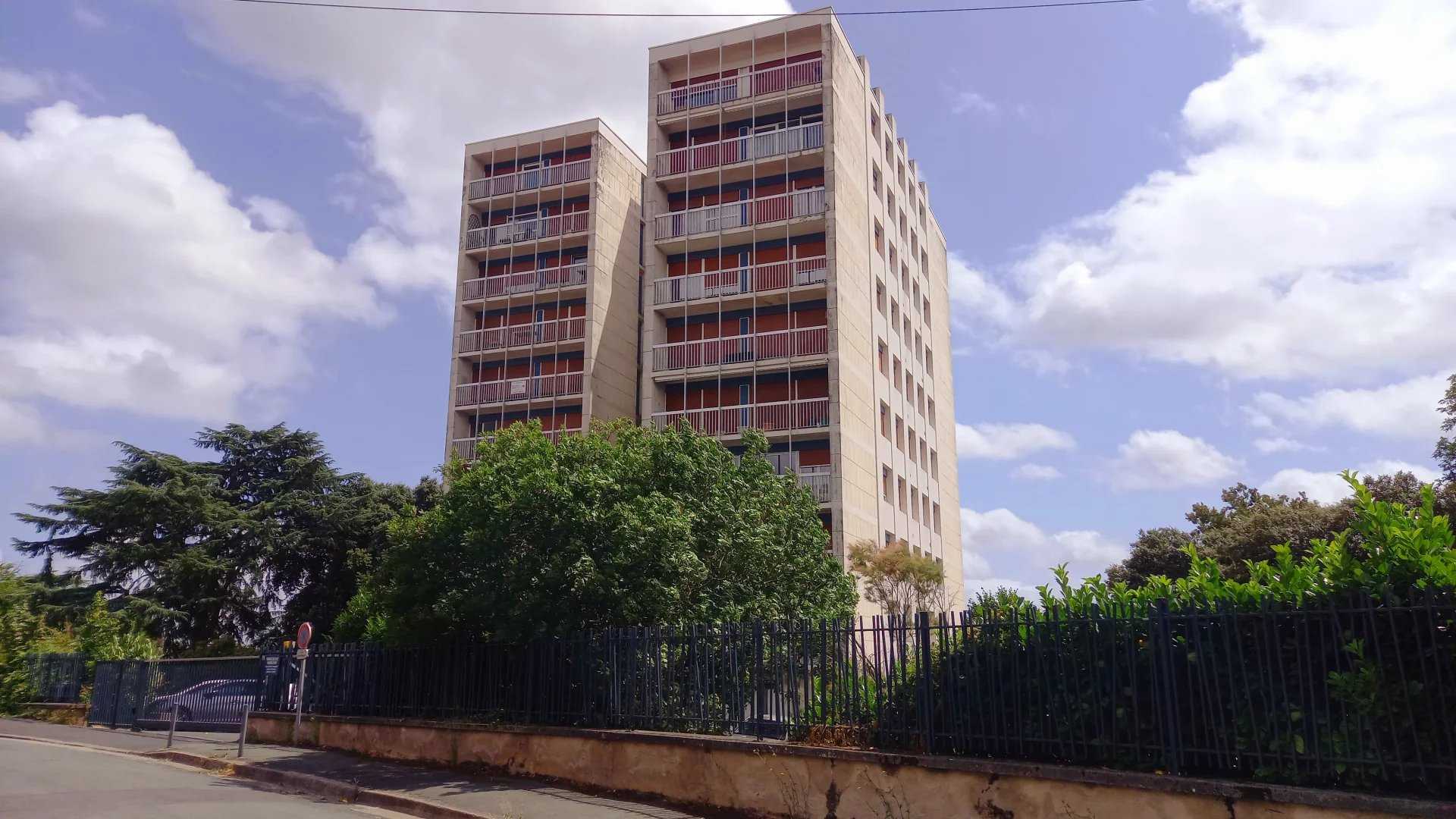 Condominium in Poitiers, Nouvelle-Aquitaine 11888382