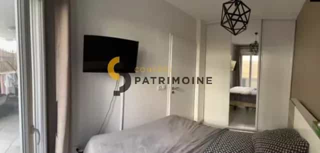 Condominium dans Carros, Provence-Alpes-Côte d'Azur 11888450