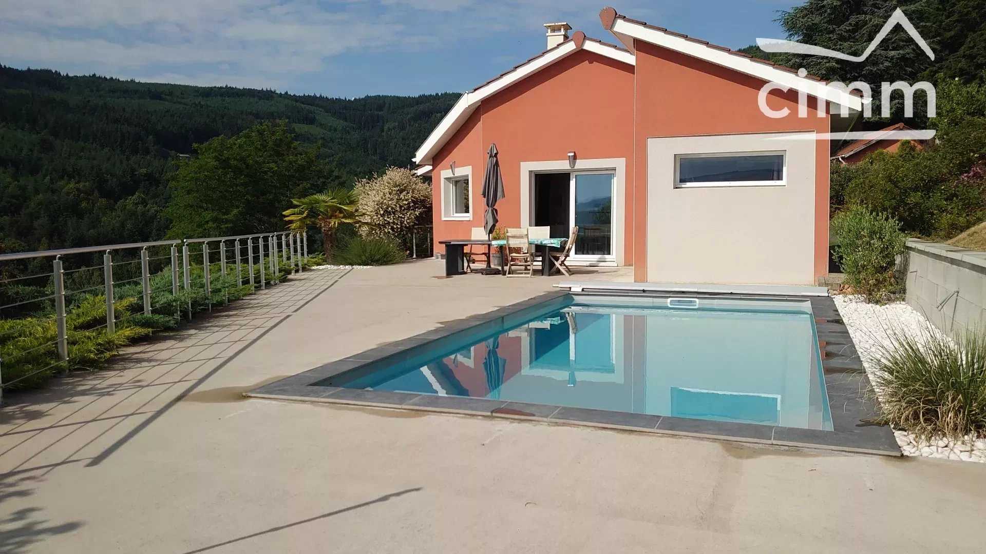 House in Saint-Nizier-d'Azergues, Auvergne-Rhone-Alpes 11888641