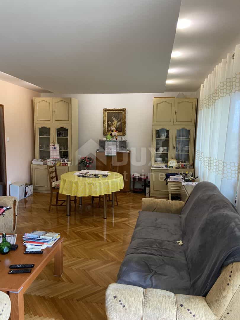 Huis in Lovran, Primorje-Gorski Kotar County 11888986