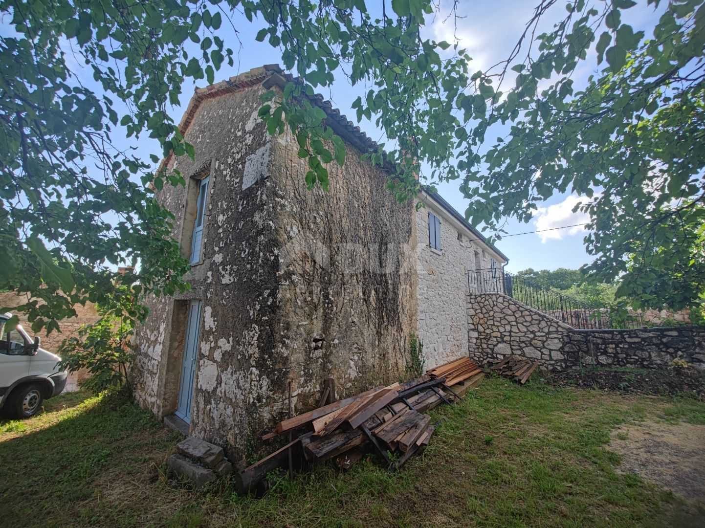 rumah dalam Sužan, Primorsko-goranska županija 11889012