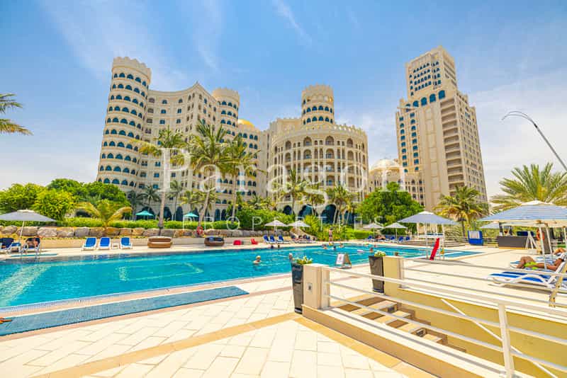 Condominium in Ra's al Khaymah, Ra's al Khaymah 11889241