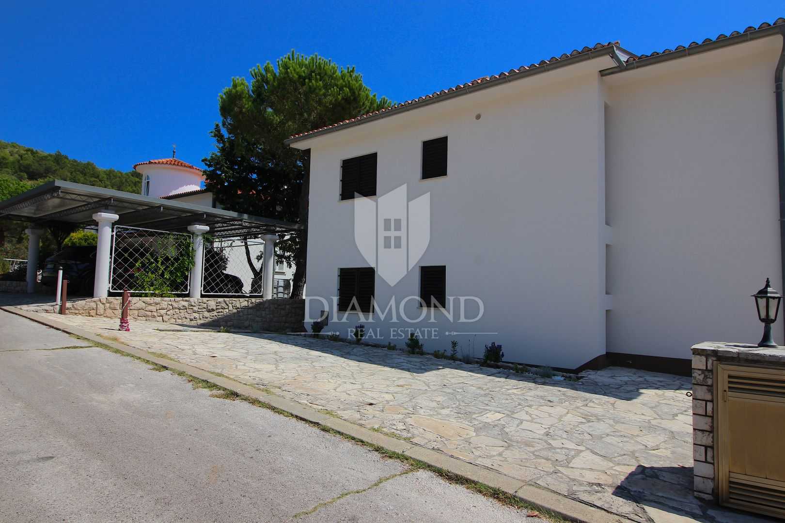 집 에 Rabac, Istria County 11889376