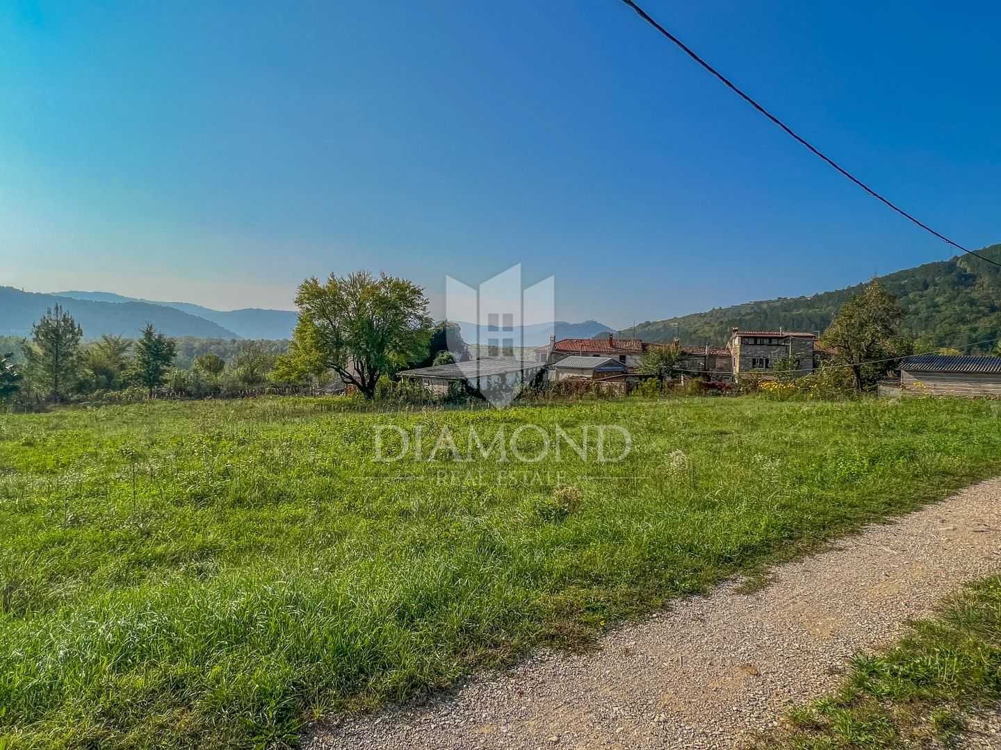 Land in Oprtalj, Istria County 11889449
