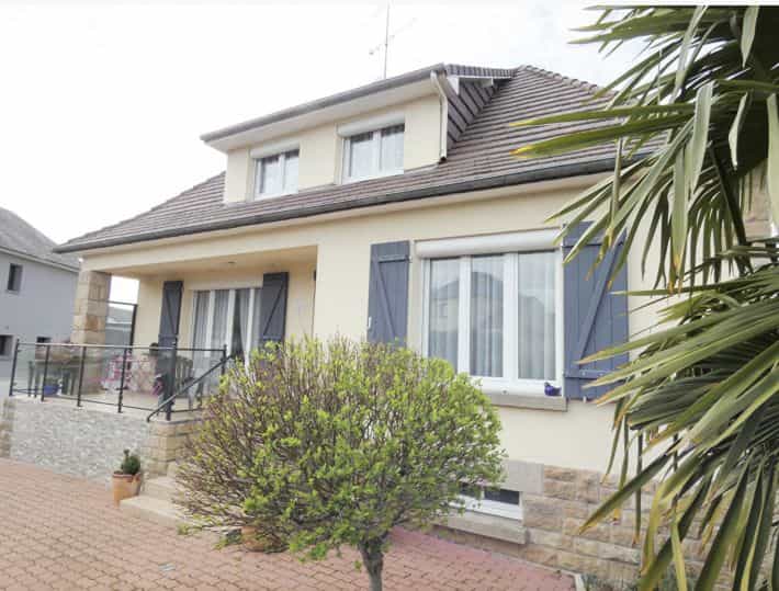 rumah dalam Saint-Hilaire-du-Harcouet, Normandie 11889578
