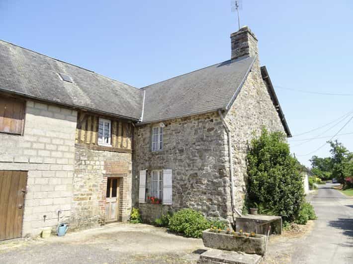 rumah dalam Saint-Georges-de-Rouelley, Normandie 11889617