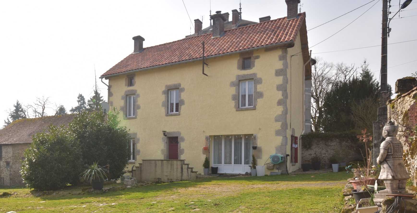 Huis in Dompierre-les-Eglises, Nouvelle-Aquitanië 11890395