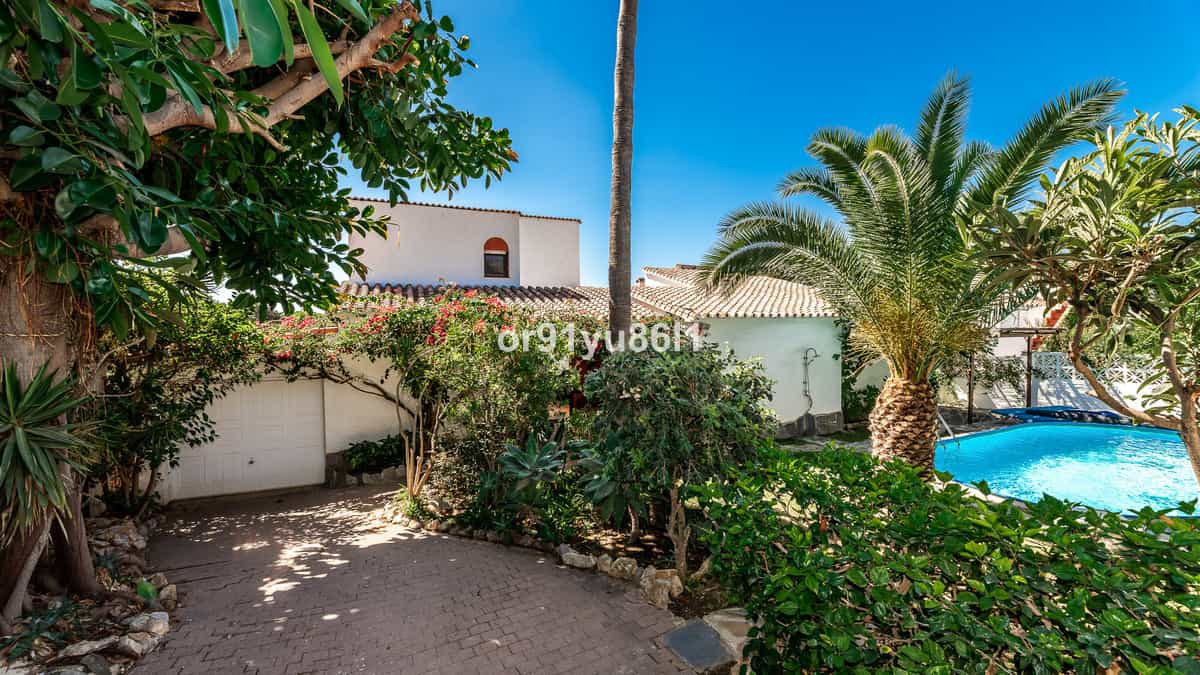 House in , Canary Islands 11890631