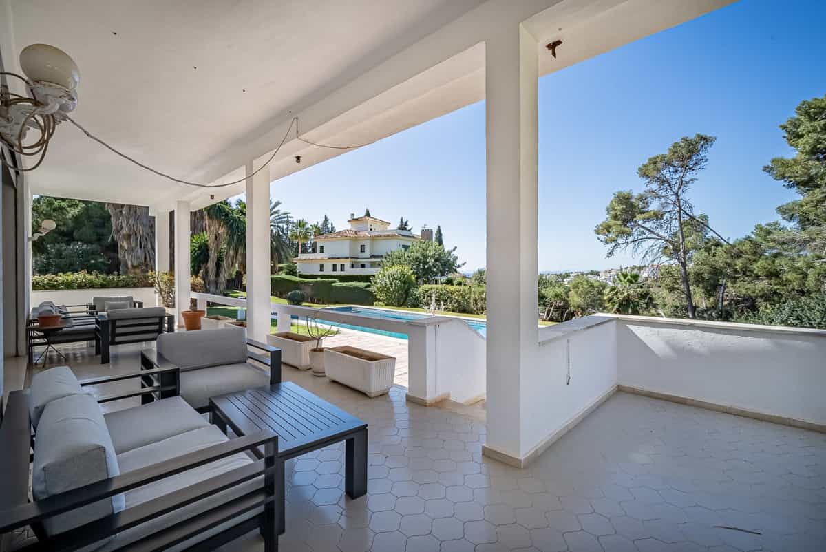 House in Marbella, Andalusia 11890684