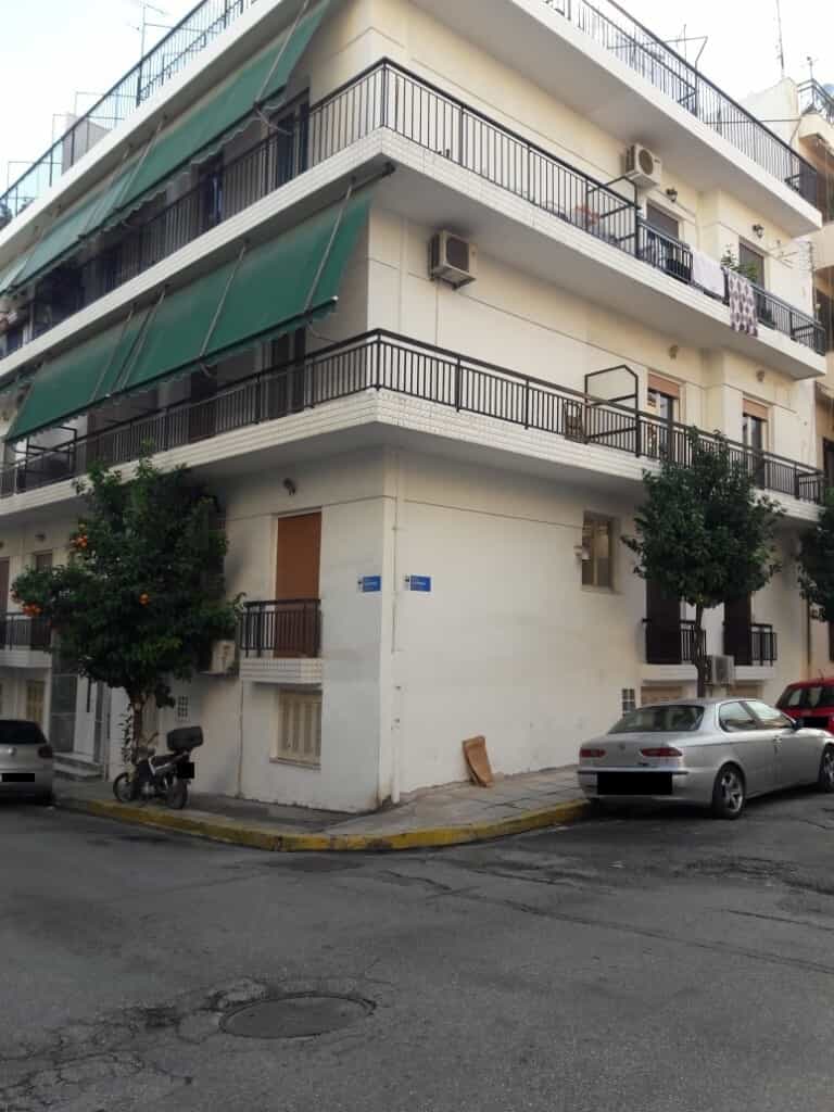 Condominium in Pireas,  11891466