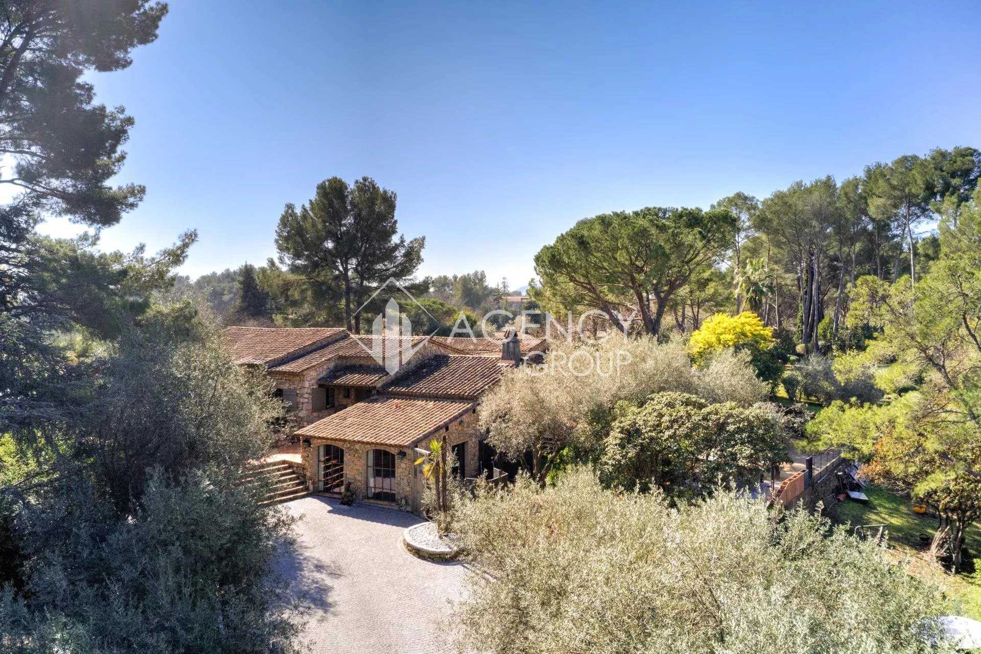 Huis in Mouans-Sartoux, Provence-Alpes-Côte d'Azur 11891539
