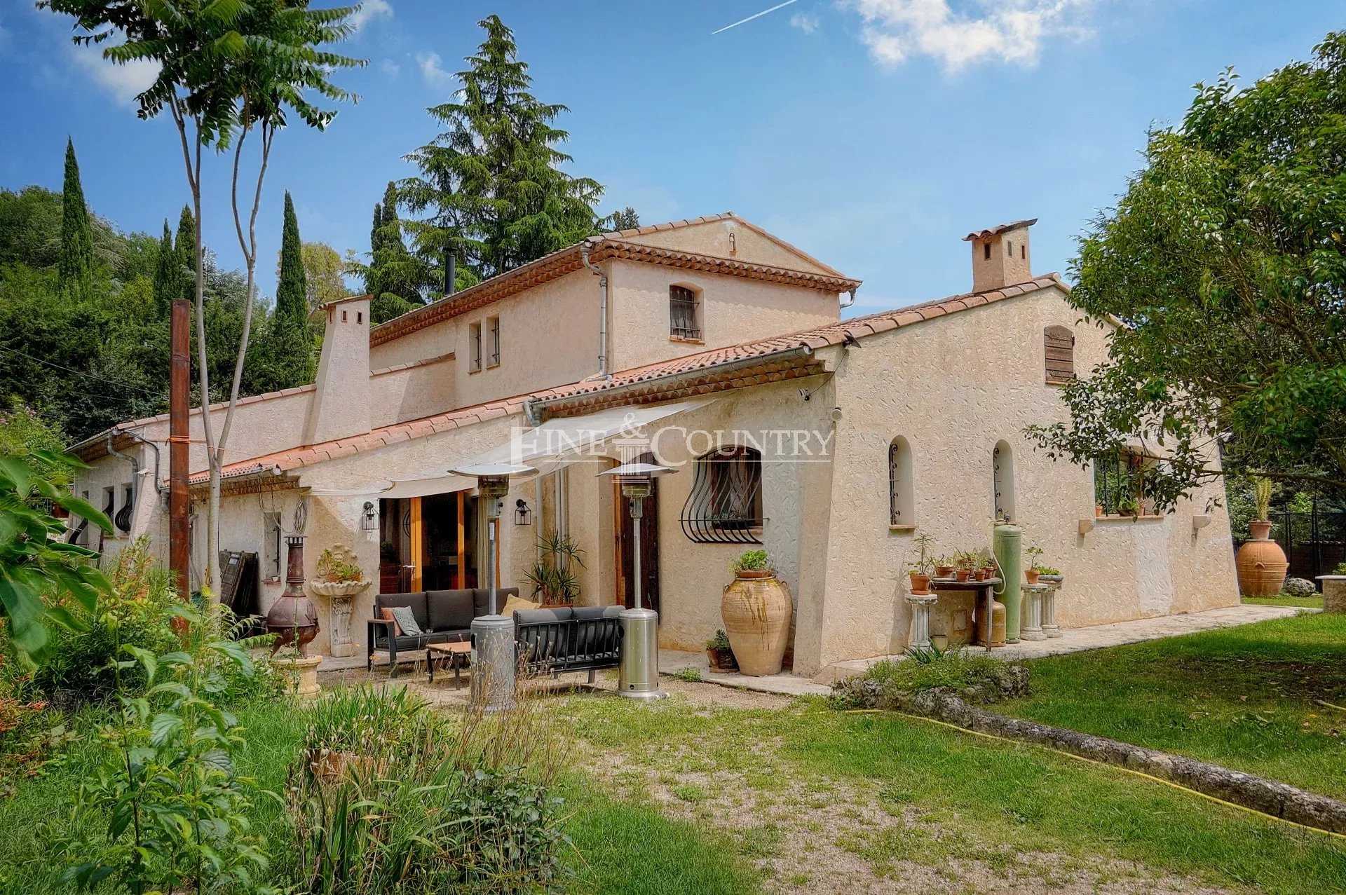 Hus i Grasse, Provence-Alpes-Cote d'Azur 11891544